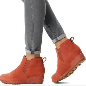 Sorel EVIE Chelsea Wedge Boot Red Size 6.5 US New